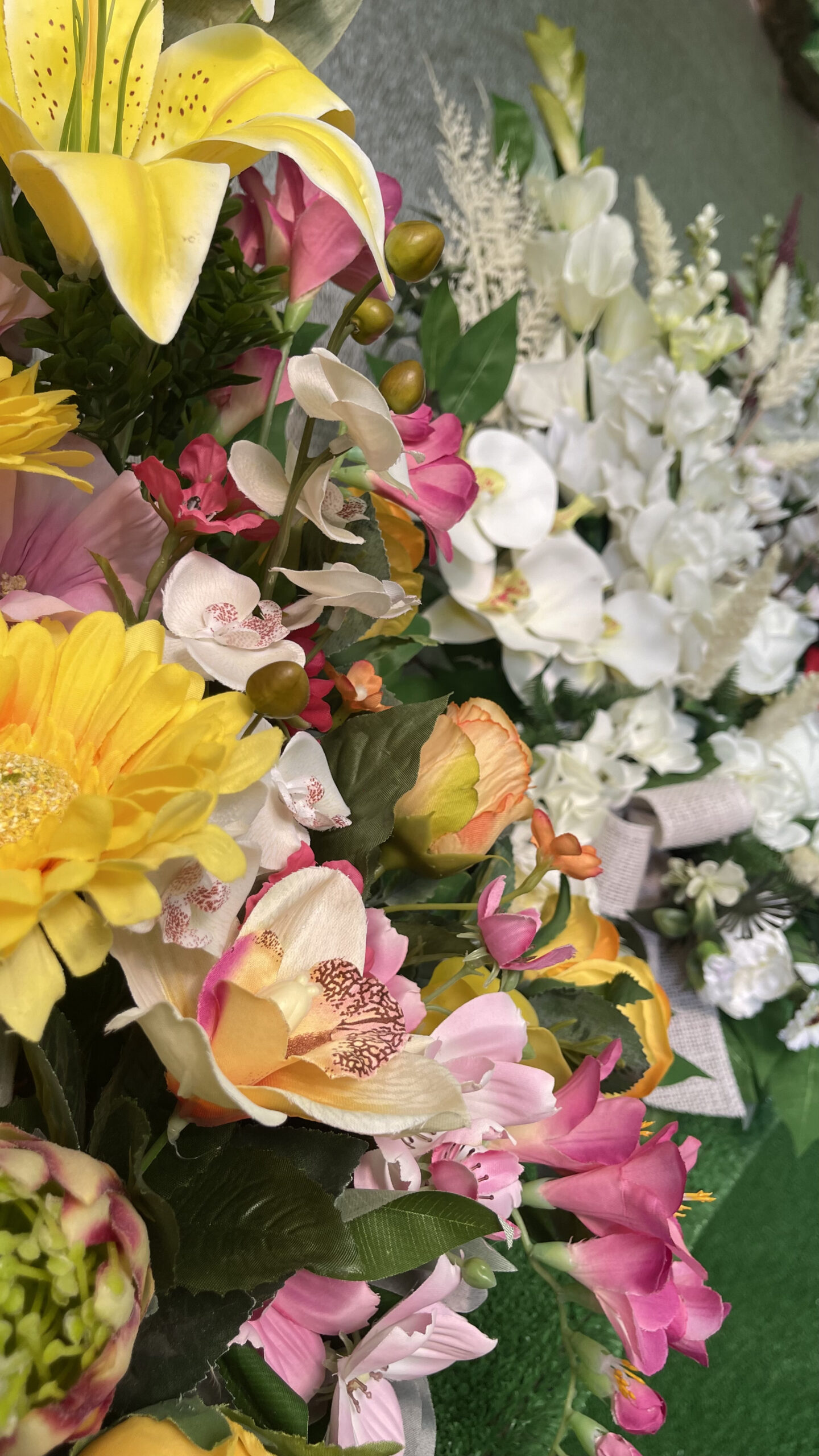 Foto de la tienda de Rapiplant donde se puede observar distintas flores en venta